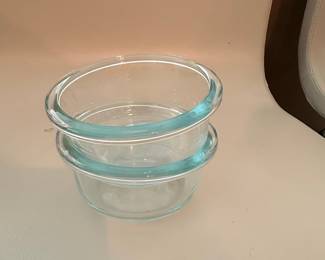 Pyrex Glass Ramekins Set