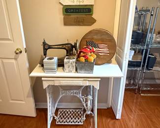 Singer Sewing Machine Table with Ornate Cast Iron Base