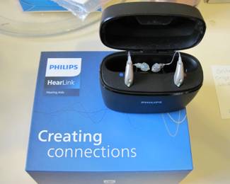 Philips Hearlink Hearing Aids - Used for only one month