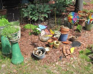 Planters / Plant Stands / Yard Art