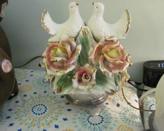 Capodimonte Doves & Flowers