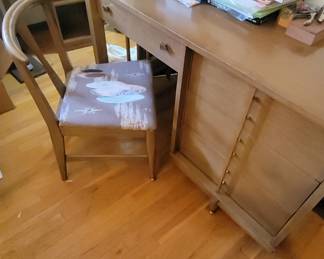 Kent Coffey Sequence bedroom set
