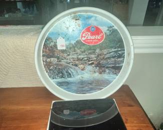 VINTAGE PEARL BEER ROUND TRAY