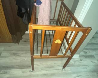 VINTAGE CRIB