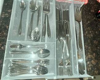 LENOX FLATWARE SET