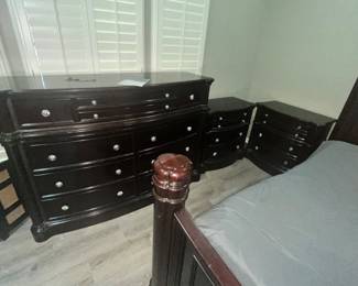 MATCHING DRESSER & 2 NITESTANDS