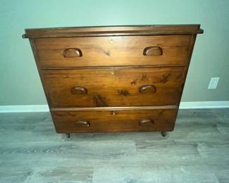 ANTIQUE PINE CHEST