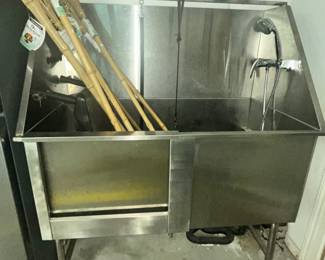 STAINLESS DOG WASHING STATION