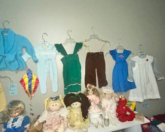 BEAUTIFUL CLOTHES AND MORE DOLLS