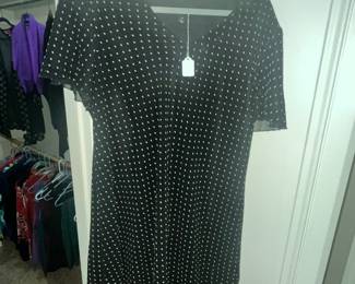 WOMEN'S & MEN'S CLOTHING