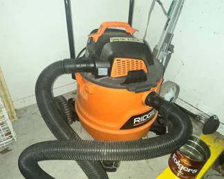 LARGE RIGID SHOP VAC