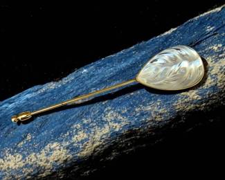 04 067 LALIQUE HELICONIA Vintage Frosted Clear Crystal Pin
