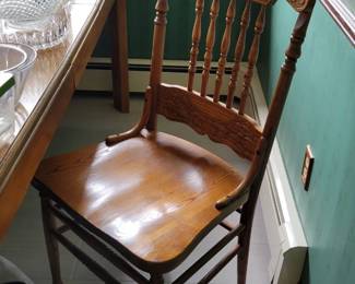 6 spindle back dining chairs