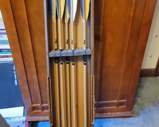Bear arrows in box