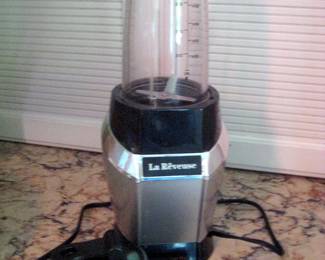 La Reveuse food processors like new