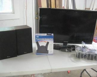 Samsung 31 in.TV / remote & Amazon Fire stick