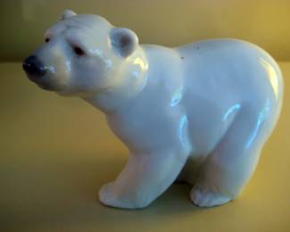 Lladro White porcelain polar bear