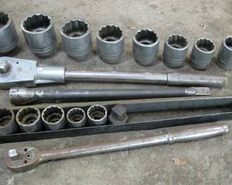Snap-On 1 in. ratchet set.