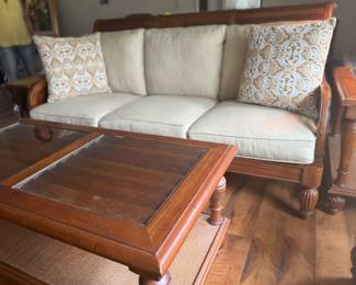 Tommy Bahama style sofa in excellent condition 