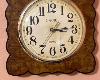 vintage retro 1970s Spartus quartz wall