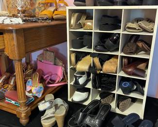 Woman’s shoes size 7 1/2