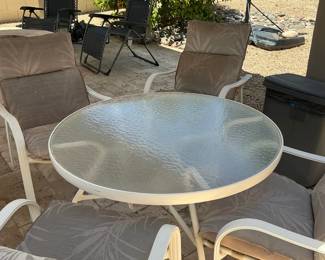 patio table w/four chairs