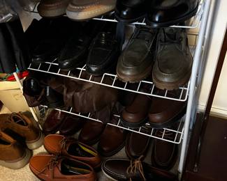 WELL KEPT MENS SHOES SIZE 9-9.5.