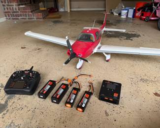 E-Flight Cirrus SR22T Remote Control Airplane with 20-channel Transmitter, smart charger, 4 batteries and many accessories
