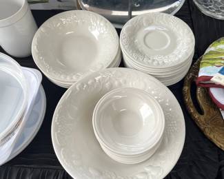 Bowls, Saucers, & Plate Set