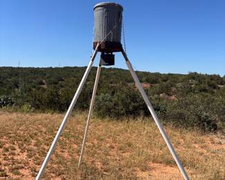 Deer feeder