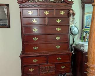 colonial dresser