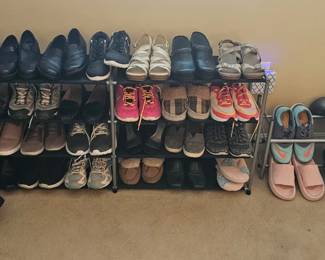 Ladies shoes size 10