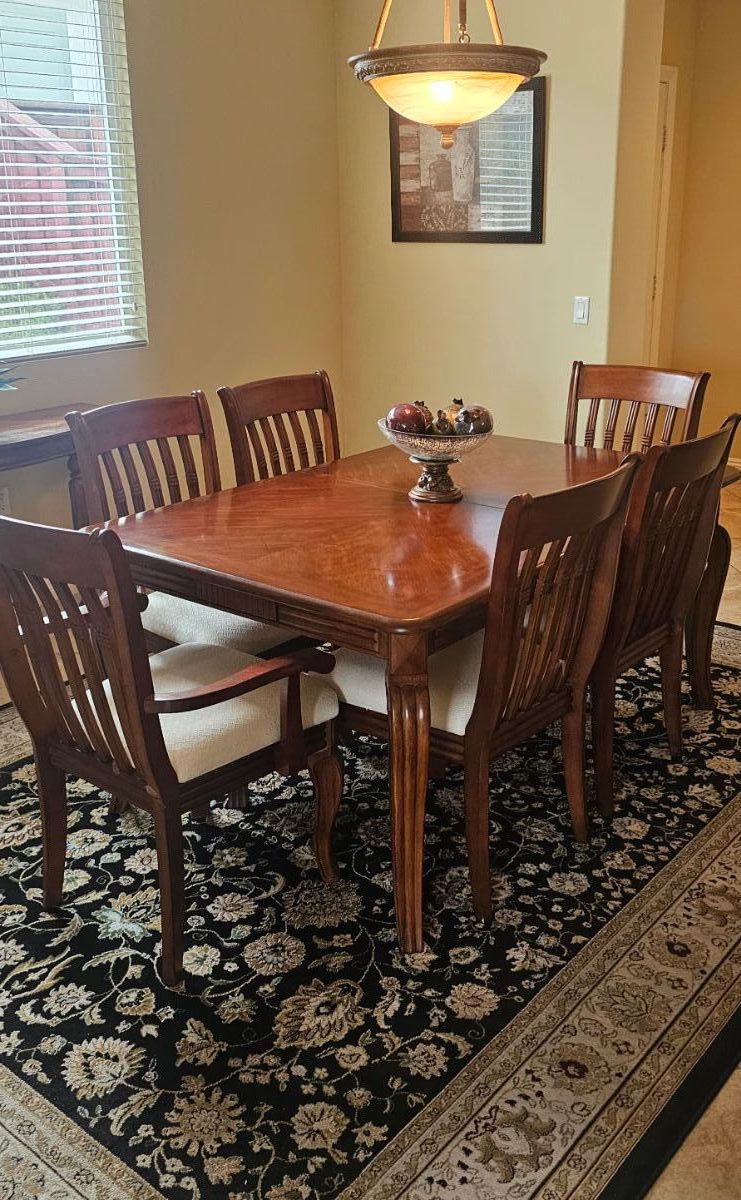 Dining set with 6 chairs and leaf