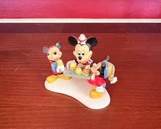 Disney "Mickey and Friends" "Share a Treat" Figurine