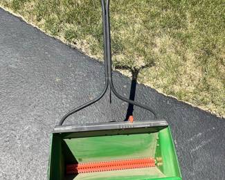 Scotts Spreader with Precision Flow Control