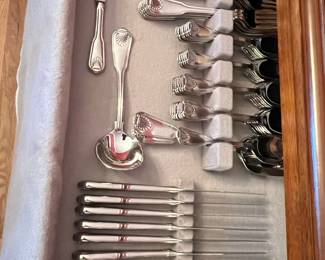TOWLE London Shell Stainless Steel Flatware Set