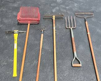 Assorted Garden Tools Set with True Temper Rake