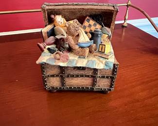 FIGI Graphics "My Favorite Things" Toy Chest Music Box