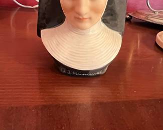 Goebel Hummel "Sister" Figurine - Exclusive Special Edition No. 3