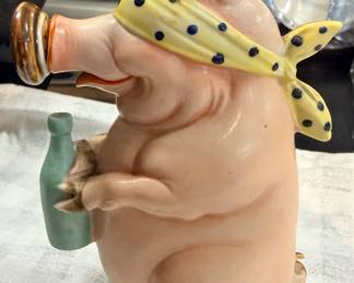 More pictures of the pig flask