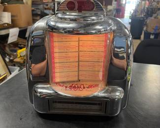 Jukebox style Radio