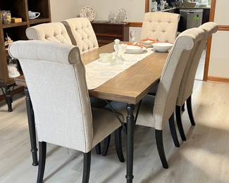 Pristine Modern Dining Table Set