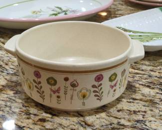 Lenox Temper-ware Sprite Casserole Dish