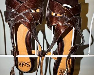 Sofft Andrea Women's Metallic Strappy Sandals