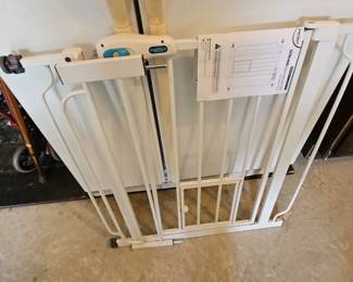 Carlson Extra Wide Walk-Through Gate with Small Pet Door