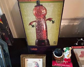 Cracker Barrel "Trick or Treat" Jack-o'-Lantern Glitter Lamp