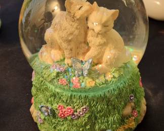 Kitten Love Musical Snow Globe