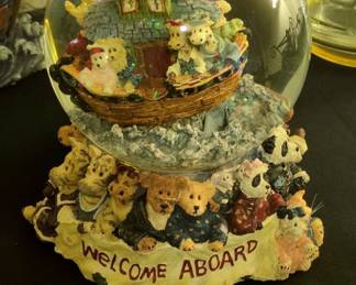 Boyds Bears "Welcome Aboard" Snow Globe