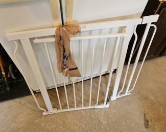 White Metal Pressure-Mounted Baby Gate