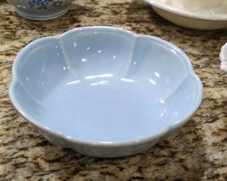 Vintage McCoy Pottery 7528 Blue Scalloped Bowl